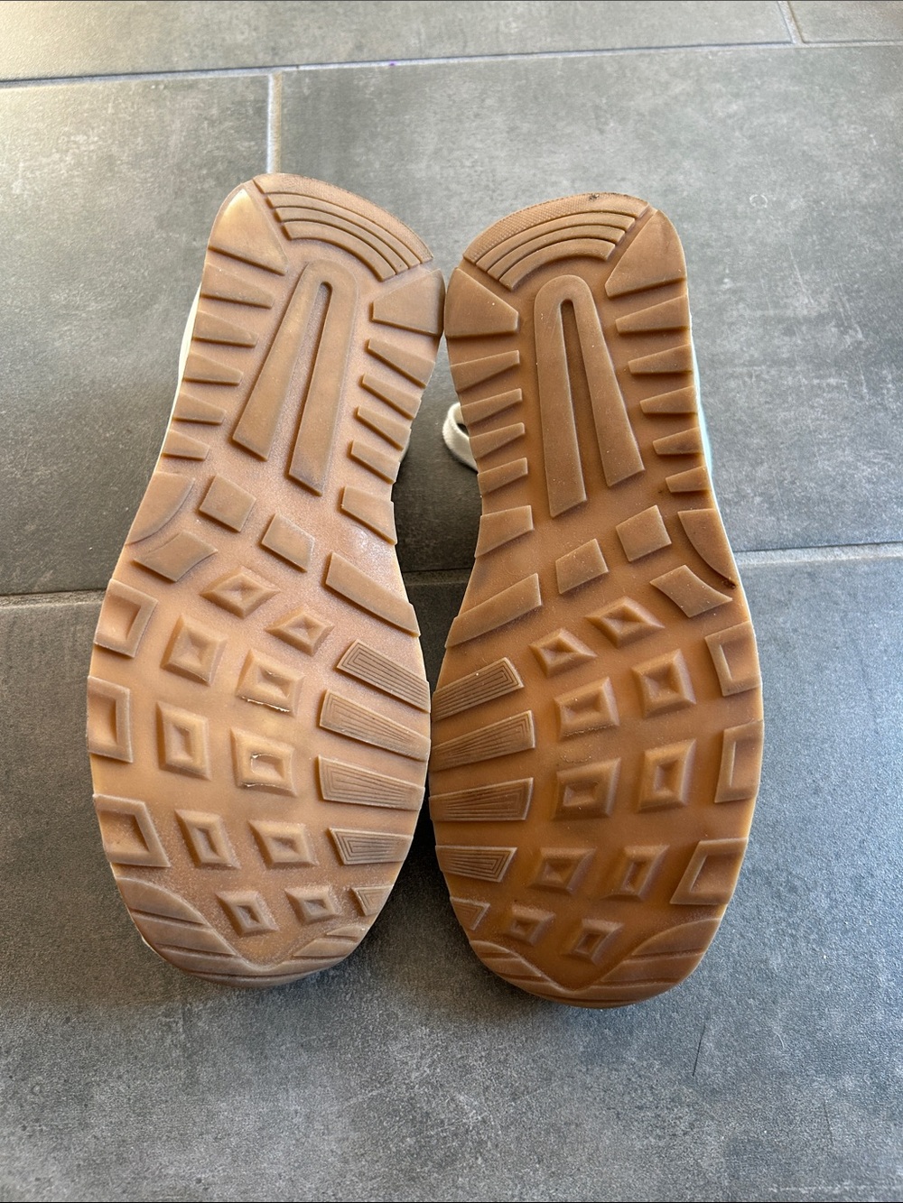Cushionaire White and Tan Sneakers - Picture 6 of 12